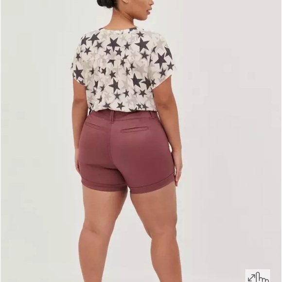 NWT Torrid 5 Inch Stretch Sateen Mid-Rise Shorts – Size 16 - Picture 3 of 6